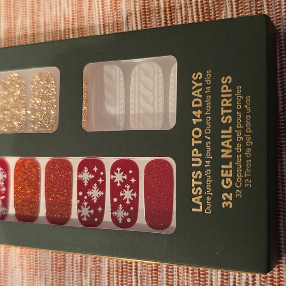 DASHING DIVA GLOSS ULTRA SHINE GEL PALETTE NAIL STRIPS " HOLIDAY AFFAIR" - Picture 4 of 5